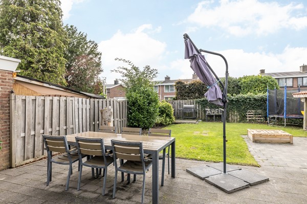 Foto - Verkocht: Ruime instapklare geschakelde 2 onder 1 kap woning voorzien van een goed isolatiepakket met aanbouw, bijkeuken, ruime tuin op zuiden (ca 131 m2) en garage gelegen in Kunrade.